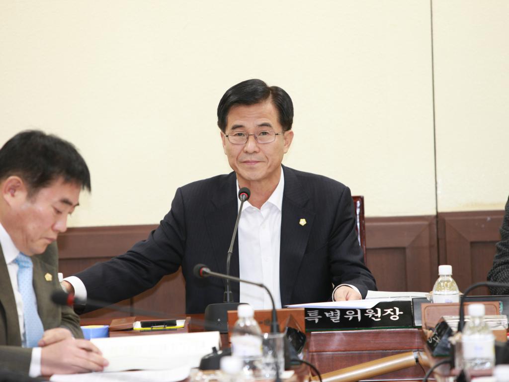 제215회 임시회 군정업부 청취보고